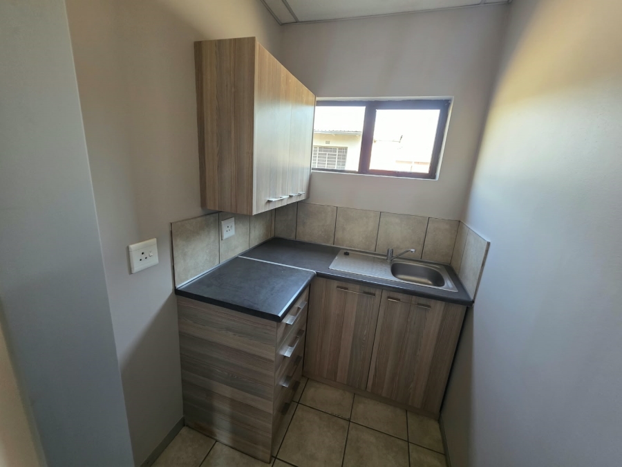 To Let Commercial Property for Rent in Oos Einde Free State